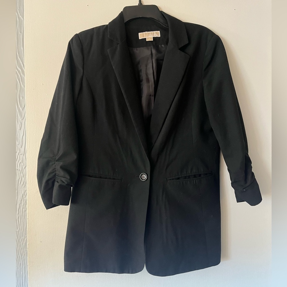 ♥️$8 FINAL PRICE♥️Michael Kors black jacket with gathered sleeves size 8